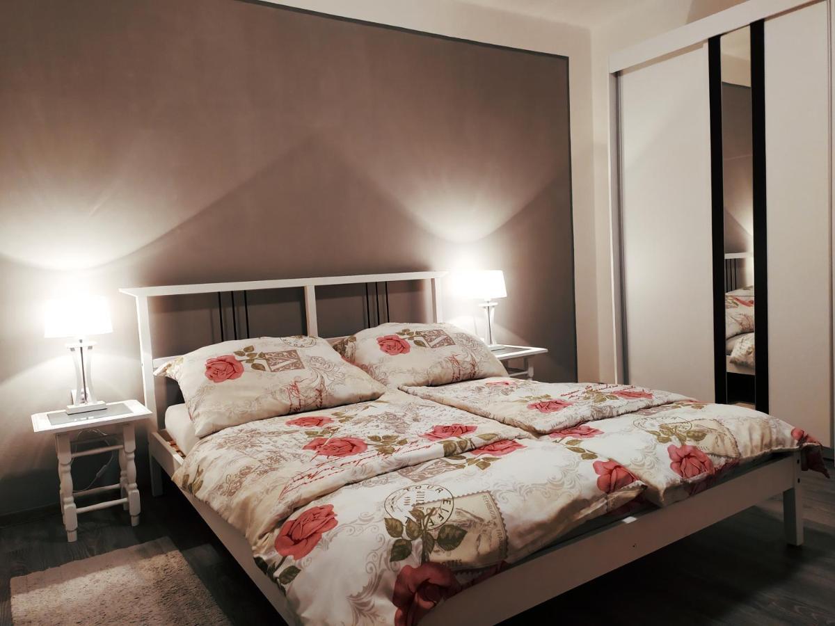 Byt Puskinova Apartment Hradec Kralove Luaran gambar